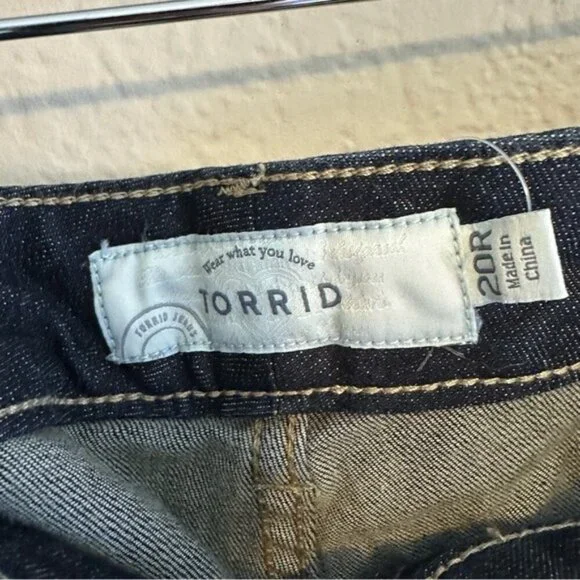Torrid Luxe Slim Boot Jeans 20R NWT Dark Wash Stretch Denim Curve Love Fit - Picture 7 of 11